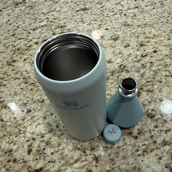 Stanley The All Day SlimBottle Insulated 34oz - Picture 4 of 4